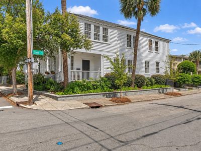 102 Nassau St #A-b