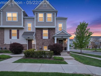 238 Center Blvd