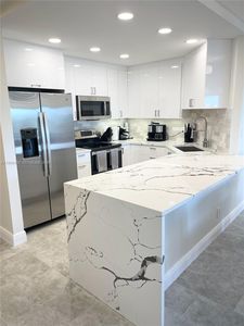 340 Sunset Dr APT 407