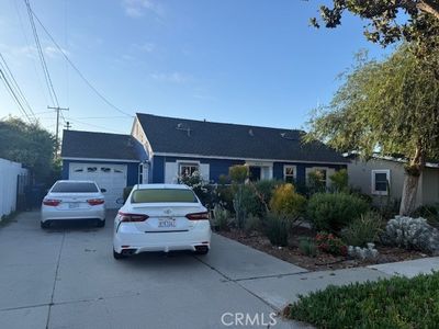 8814 Jacmar Ave