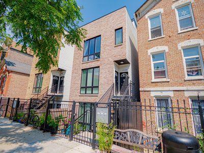 1738 W 17th St #2