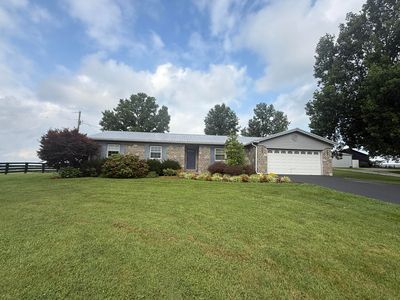 544 Hackett Pike