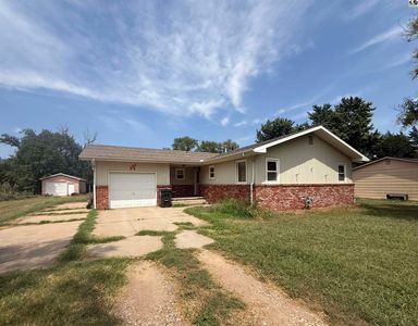 2906 W 17th Ave