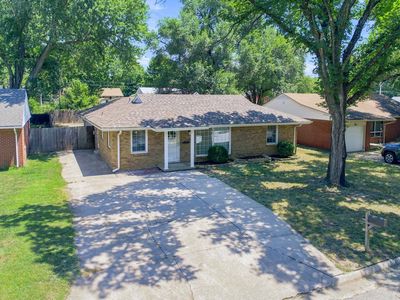 1214 N Westview Dr