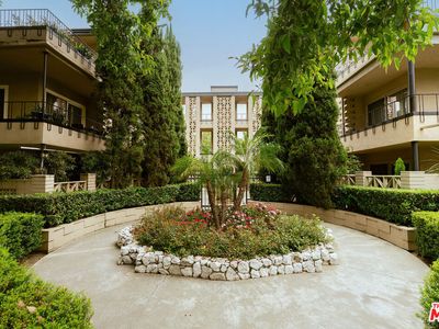 1235 S Orange Grove Blvd APT 3