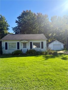 Property at 372 E Jefferson St, Jefferson, OH
