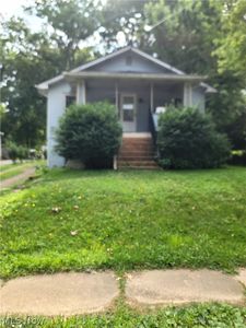 3547 Sanford Ave