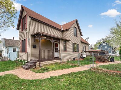 899 Case Ave