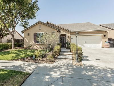 Property at 843 Bellis Avenue, Dinuba, CA