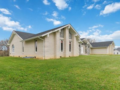 2056 W Laurel Rd
