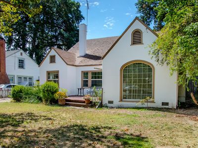 162 Oak Ave