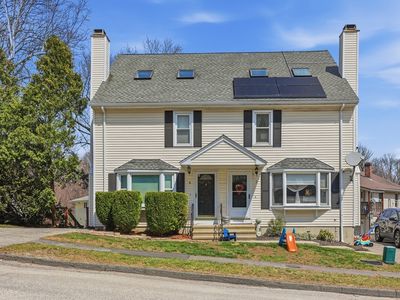 4 Jonathan Cir