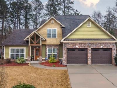 824 Vicki Cir