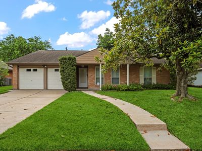 7103 Pella Dr