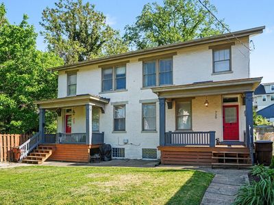 727-729 W Lewis St