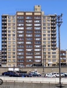 201 Bridge Plaza No #11A