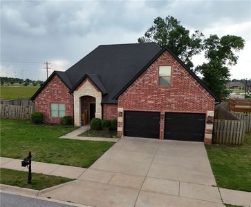 900 Sunset Ln