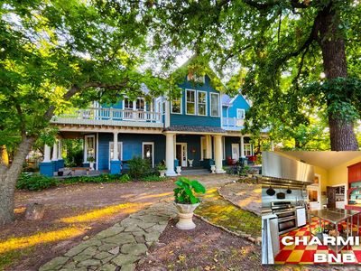 224 W Chickasaw St