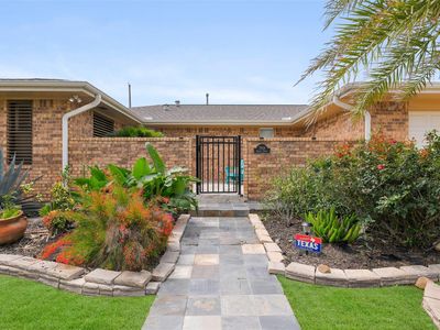 7806 Pruitt Dr