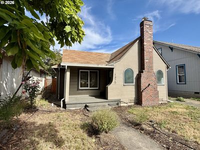 Property at 1325 SE Pine St, Roseburg, OR