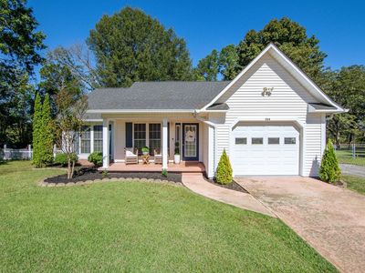 224 Willow Dr