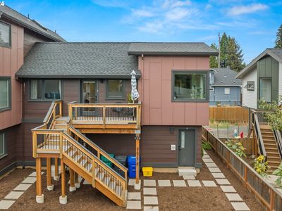 8675 SE Washington St #B