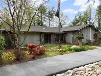 37 Hamilton Dr
