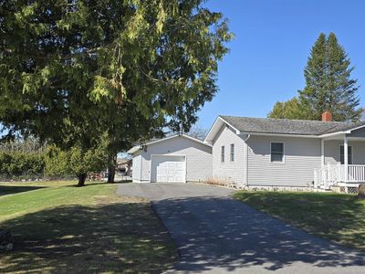 Property at 33 Lynwood Drive, Newport, VT