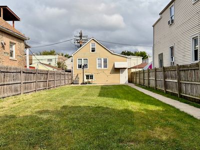 2329 N McVicker Ave