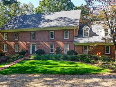 1710 Winterthur Close