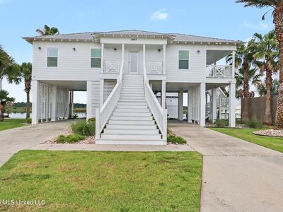 10157 River Dr