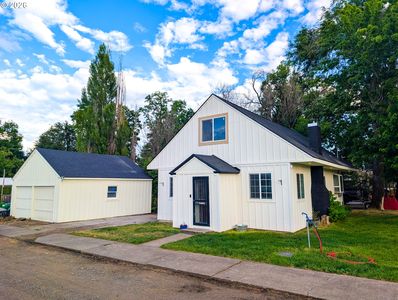 590 Cedar St