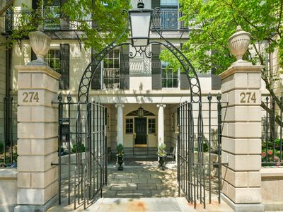 274 Beacon St #Penthouse