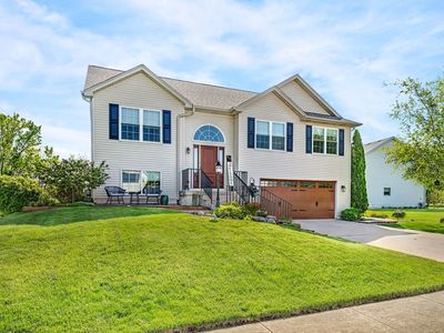 Property at 402 Savoy Dr, Shorewood, IL