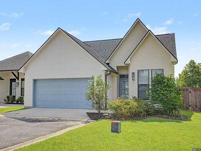 3861 Villa Michel Dr