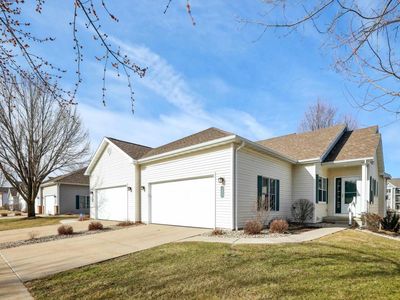 3806 Dolphin Drive
