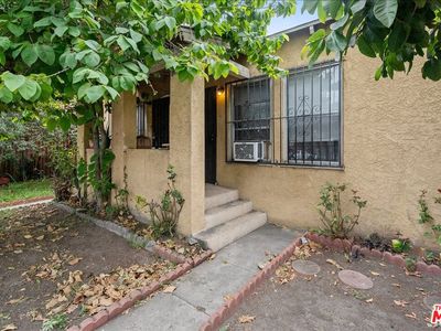 139 W Florence Ave