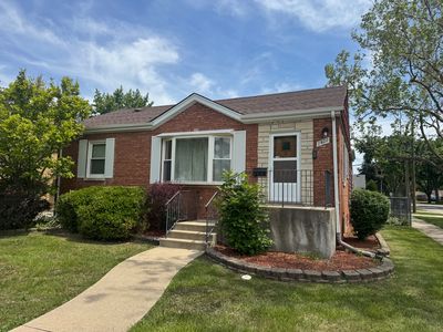 1401 Beach Ave