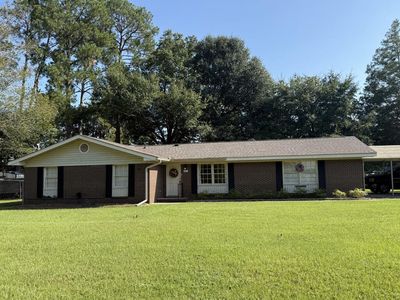 327 Lake Dr