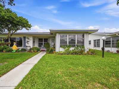 8621 NW 10th Street
