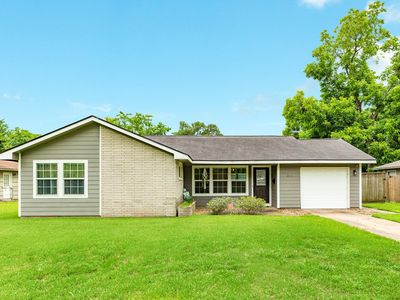 218 Palm Ln