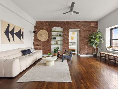 300 E 4th St APT 5B