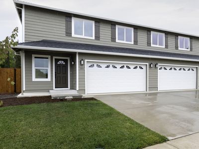151 SE Champagne Ct