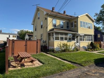 11 Maple Ave