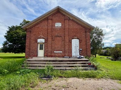 105 N Angola Rd
