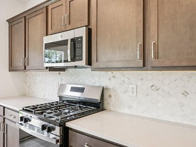 600 Rosy Ct