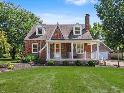 18 W Maxwell Dr