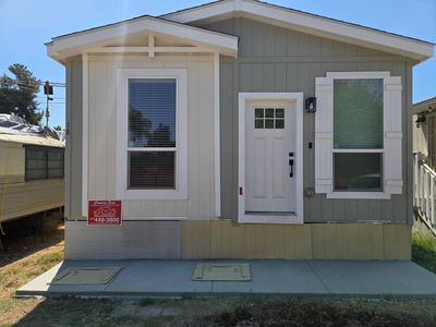 1369 E Main St #18