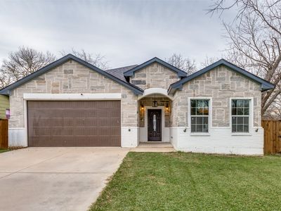 Property at 908 E Decatur St, Ennis, TX