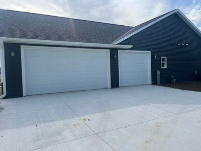 Property at 190 Deerrun Dr, Fall River, WI